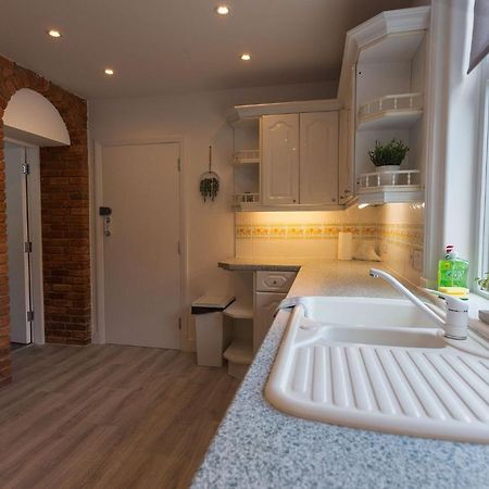 Stunning Rural Apartment - Sleeps 4 - Parking Lichfield Exterior photo